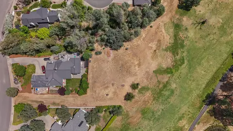 6173 Brassie Way, Redding, CA 96003 photo 2