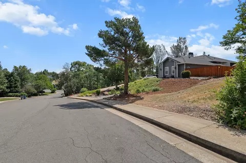 6173 Brassie Way, Redding, CA 96003 photo 14