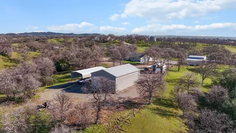View/Area - 15857 Bolo Ct, Red Bluff, CA 96080 photo 7 of 9