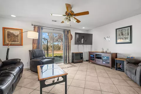 Living - 15857 Bolo Ct, Red Bluff, CA 96080 photo 2 of 3