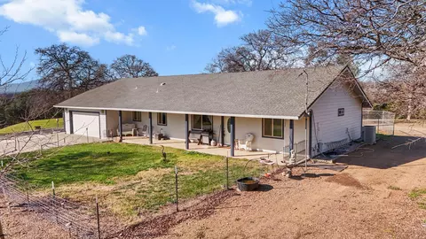 Exterior - 15857 Bolo Ct, Red Bluff, CA 96080 photo 2 of 9