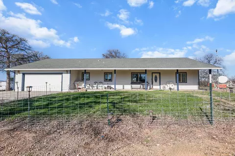 Exterior - 15857 Bolo Ct, Red Bluff, CA 96080 photo 3 of 9
