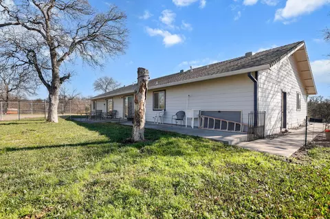 Exterior - 15857 Bolo Ct, Red Bluff, CA 96080 photo 5 of 9