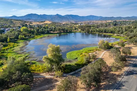 1756 Mary Lake Dr, Redding, CA 96001 photo 2