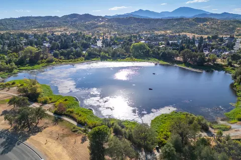 1756 Mary Lake Dr, Redding, CA 96001 photo 32