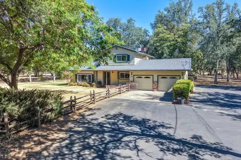 3307 Off Tackle Dr, Cottonwood, CA 96022