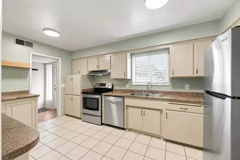 Kitchen - 1349 Carter Way, Redding, CA 96002 photo 1 of 3