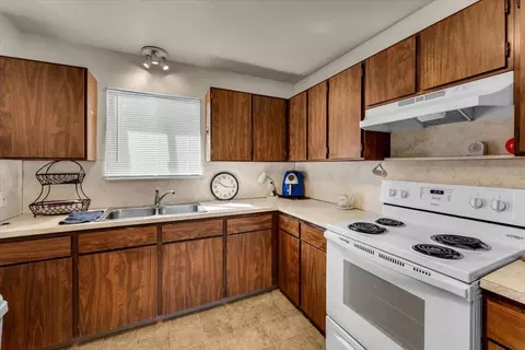Kitchen - 1114 Orange Ave, Redding, CA 96001 photo 2 of 6