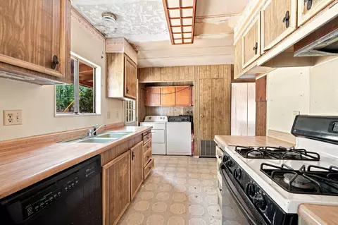 Kitchen - 11961 Cedar Tree Ln, Redding, CA 96003 photo 1 of 2