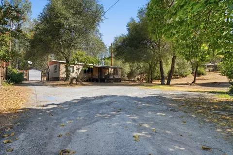 Exterior - 11961 Cedar Tree Ln, Redding, CA 96003 photo 4 of 4