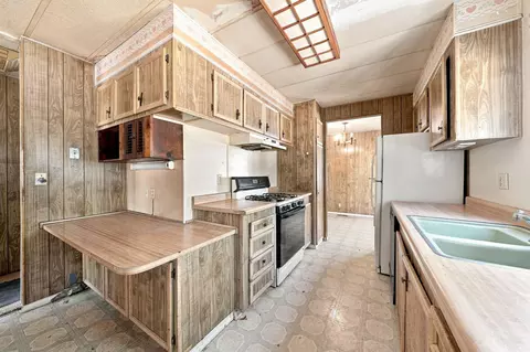 Kitchen - 11961 Cedar Tree Ln, Redding, CA 96003 photo 2 of 2