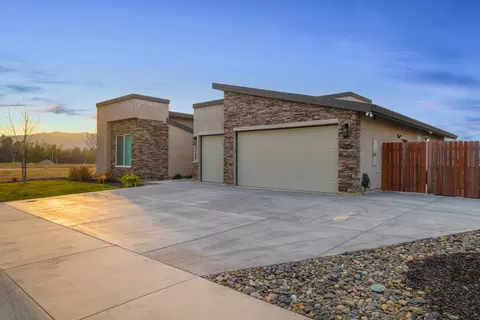 Exterior - 4768 Lower Springs Rd, Redding, CA 96001 photo 2 of 11