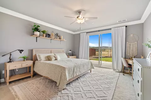 Bedroom - 4768 Lower Springs Rd, Redding, CA 96001 photo 2 of 4