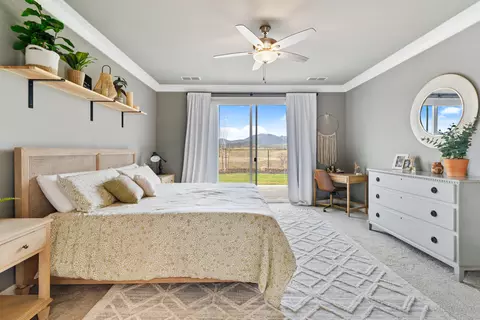Bedroom - 4768 Lower Springs Rd, Redding, CA 96001 photo 1 of 4