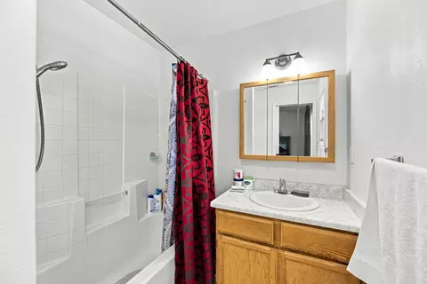 Bath - 18602 Old Oasis Rd, Redding, CA 96003 photo 1 of 3
