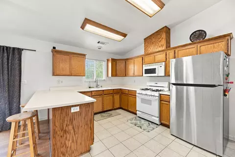 Kitchen - 18602 Old Oasis Rd, Redding, CA 96003 photo 1 of 2