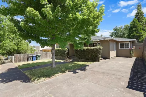 Exterior - 1545 Olive Ave, Redding, CA 96001 photo 9 of 29