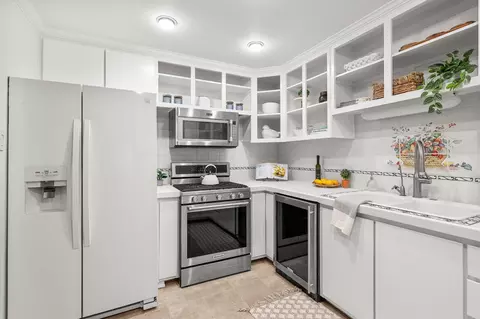 Kitchen - 1545 Olive Ave, Redding, CA 96001 photo 2 of 4