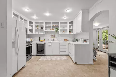 Kitchen - 1545 Olive Ave, Redding, CA 96001 photo 4 of 4