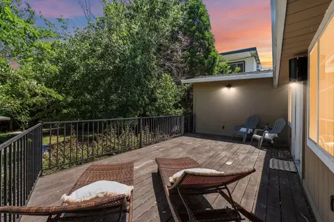 Exterior - 1545 Olive Ave, Redding, CA 96001 photo 16 of 29