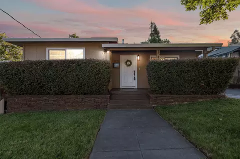 Exterior - 1545 Olive Ave, Redding, CA 96001 photo 19 of 29