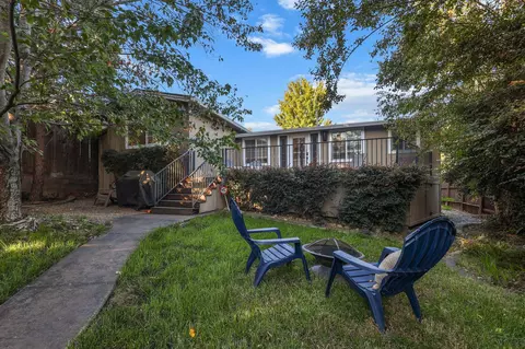 Exterior - 1545 Olive Ave, Redding, CA 96001 photo 3 of 29