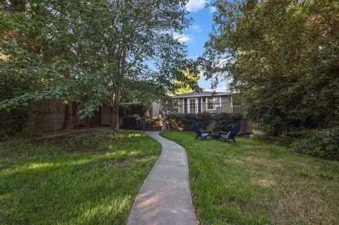 Exterior - 1545 Olive Ave, Redding, CA 96001 photo 4 of 29