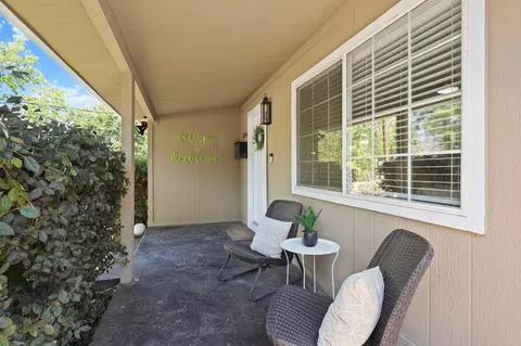 Exterior - 1545 Olive Ave, Redding, CA 96001 photo 10 of 29
