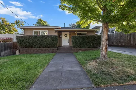 Exterior - 1545 Olive Ave, Redding, CA 96001 photo 8 of 29