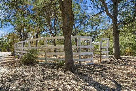 Exterior - 16230 Skyline Dr, Red Bluff, CA 96080 photo 6 of 9