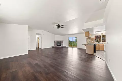Living - 16230 Skyline Dr, Red Bluff, CA 96080 photo 3 of 4