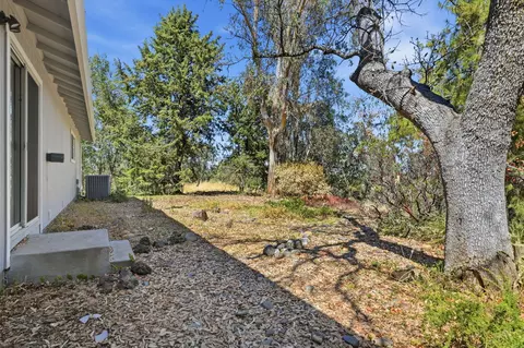Exterior - 16230 Skyline Dr, Red Bluff, CA 96080 photo 3 of 9