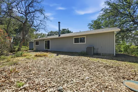 Exterior - 16230 Skyline Dr, Red Bluff, CA 96080 photo 7 of 9