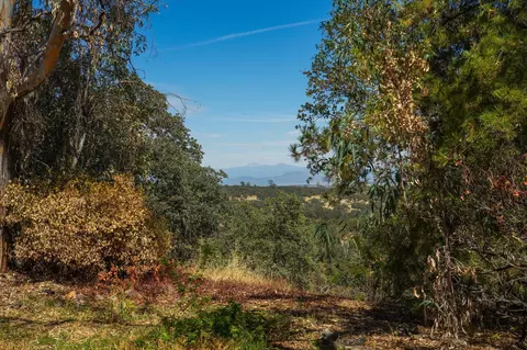 Exterior - 16230 Skyline Dr, Red Bluff, CA 96080 photo 4 of 9