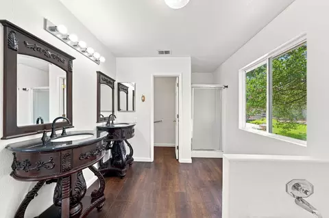 Bath - 16230 Skyline Dr, Red Bluff, CA 96080 photo 1 of 4