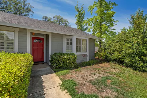 Exterior - 1910 Kinvarra Way, Redding, CA 96001 photo 3 of 10