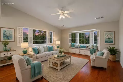 Living - 1910 Kinvarra Way, Redding, CA 96001 photo 3 of 5
