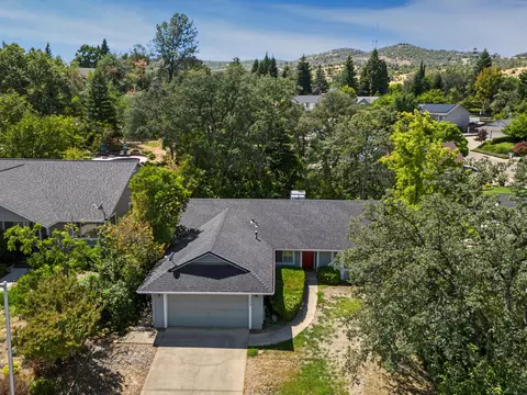 View/Area - 1910 Kinvarra Way, Redding, CA 96001 photo 2 of 2