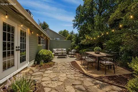 Exterior - 1910 Kinvarra Way, Redding, CA 96001 photo 4 of 10