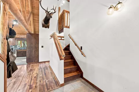 Entry Way - 13606 Jeep Trl, Redding, CA 96003 photo 3 of 4