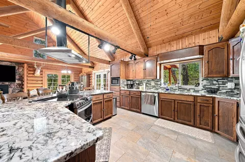 Kitchen - 13606 Jeep Trl, Redding, CA 96003 photo 1 of 8