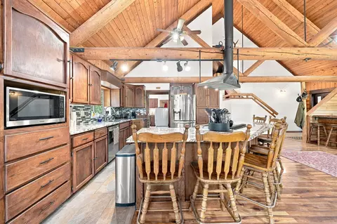 Kitchen - 13606 Jeep Trl, Redding, CA 96003 photo 7 of 8