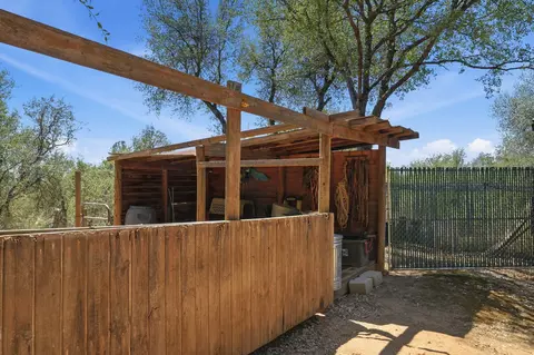 Exterior - 13606 Jeep Trl, Redding, CA 96003 photo 9 of 13