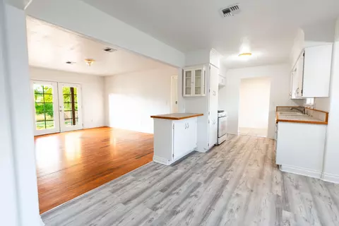 Living - 13990 S Fork Rd, Igo, CA 96047 photo 1 of 3