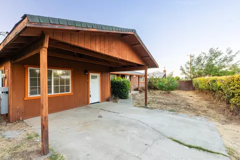 Exterior - 13990 S Fork Rd, Igo, CA 96047 photo 4 of 8