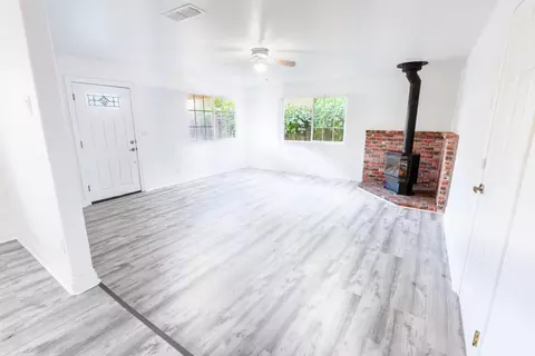 Living - 13990 S Fork Rd, Igo, CA 96047 photo 2 of 3