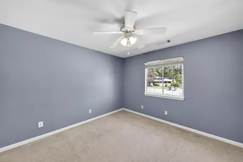 Bedroom - 3360 Lawrence Rd, Redding, CA 96002 photo 3 of 8