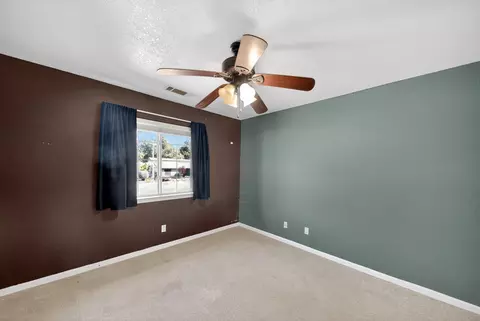 Bedroom - 3360 Lawrence Rd, Redding, CA 96002 photo 6 of 8