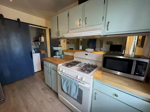 Kitchen - 20645 Roff Way, Burney, CA 96013 photo 3 of 5