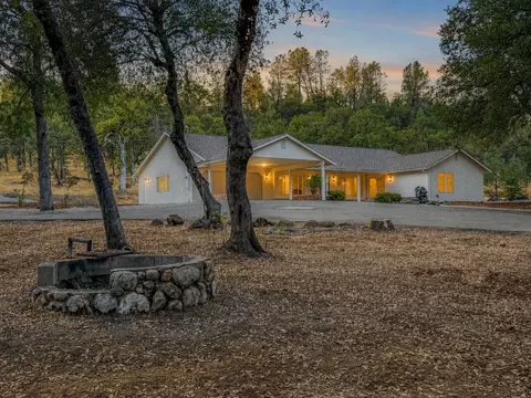 Exterior - 14150 Bear Mountain Rd, Redding, CA 96003 photo 3 of 23